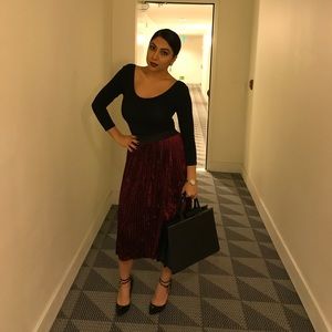 Velvet pleated skirt